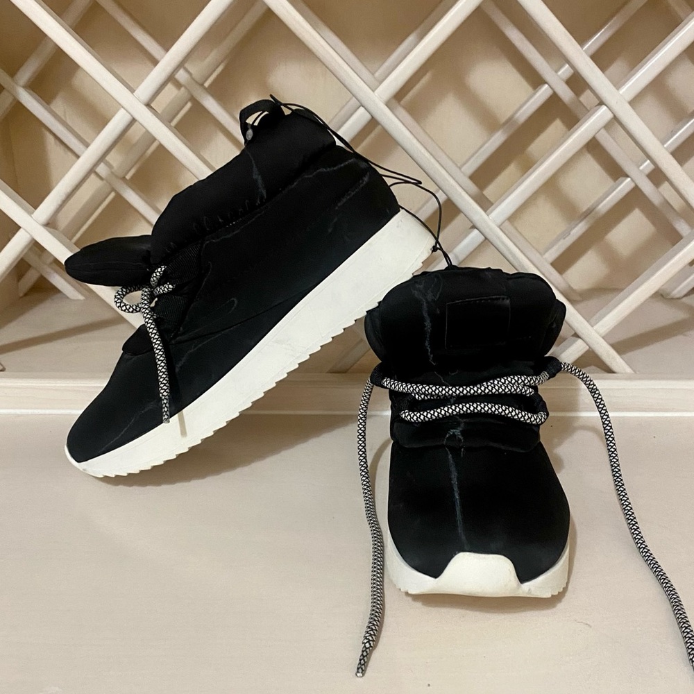 NWT A New Day Babs Puffer Sneakers
